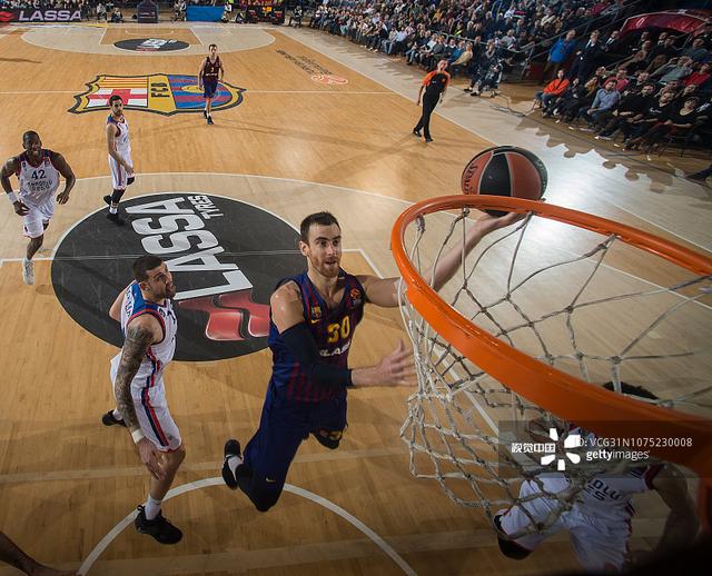 帕夫洛维奇：在此年龄段，我从未见过哪位队友像卡尔这么自信（帕夫洛维奇称：在这个年纪，卡尔是我见过最自信的队友）