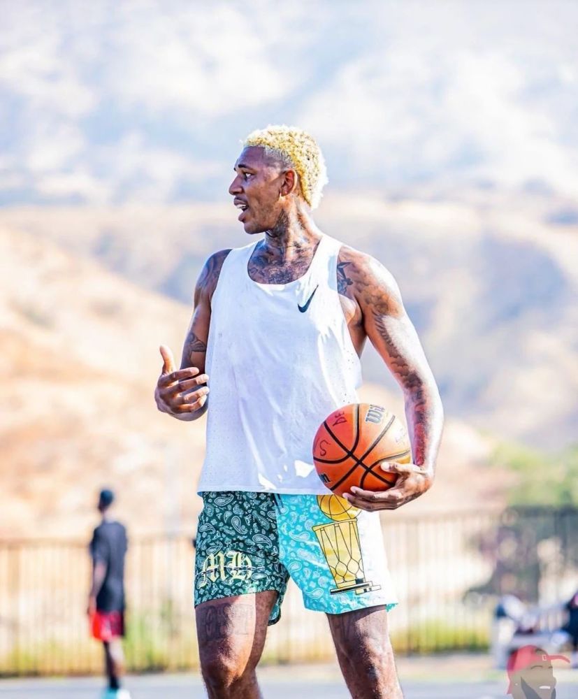 萨拉赫：利物浦把我当成替罪羊，斯洛特突然就和我撇清关系（萨拉赫称被利物浦当成替罪羊，斯洛特突然与其划清界限）